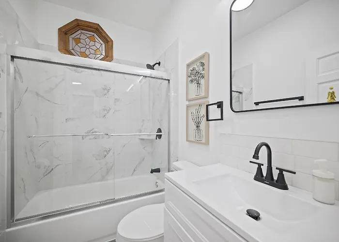 Shadyside, !d Modern And Bright Private Bedroom With Shared Bathroom * Pittsburgh