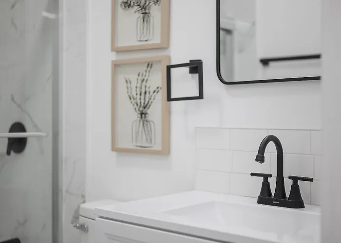 Homestay Shadyside, !d Modern And Bright Private Bedroom With Shared Bathroom Pittsburgh
