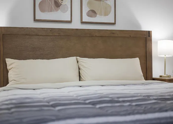 Homestay Shadyside, !d Modern And Bright Private Bedroom With Shared Bathroom